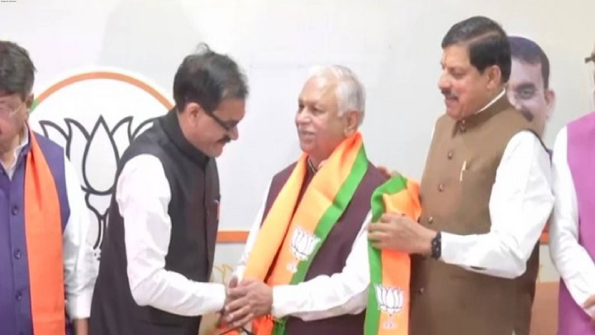 In major blow to Cong ahead of LS polls, former Union Minister Suresh Pachouri joins BJP